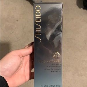 Shiseido Future Solution LX Extra Rich Clnsng Foam
